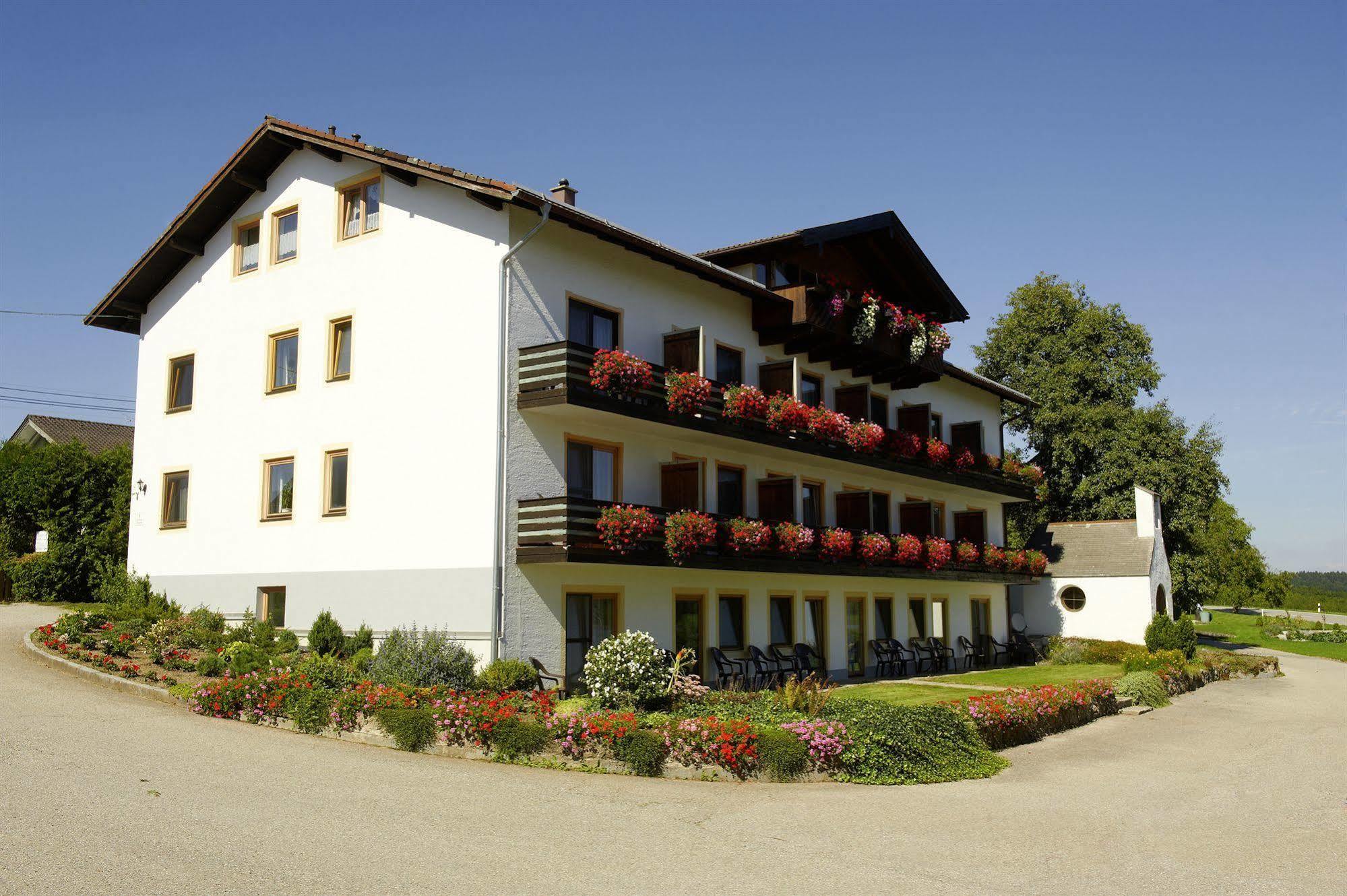 Hotel Seeblick & Ferienwohnung Bad Endorf Exterior foto